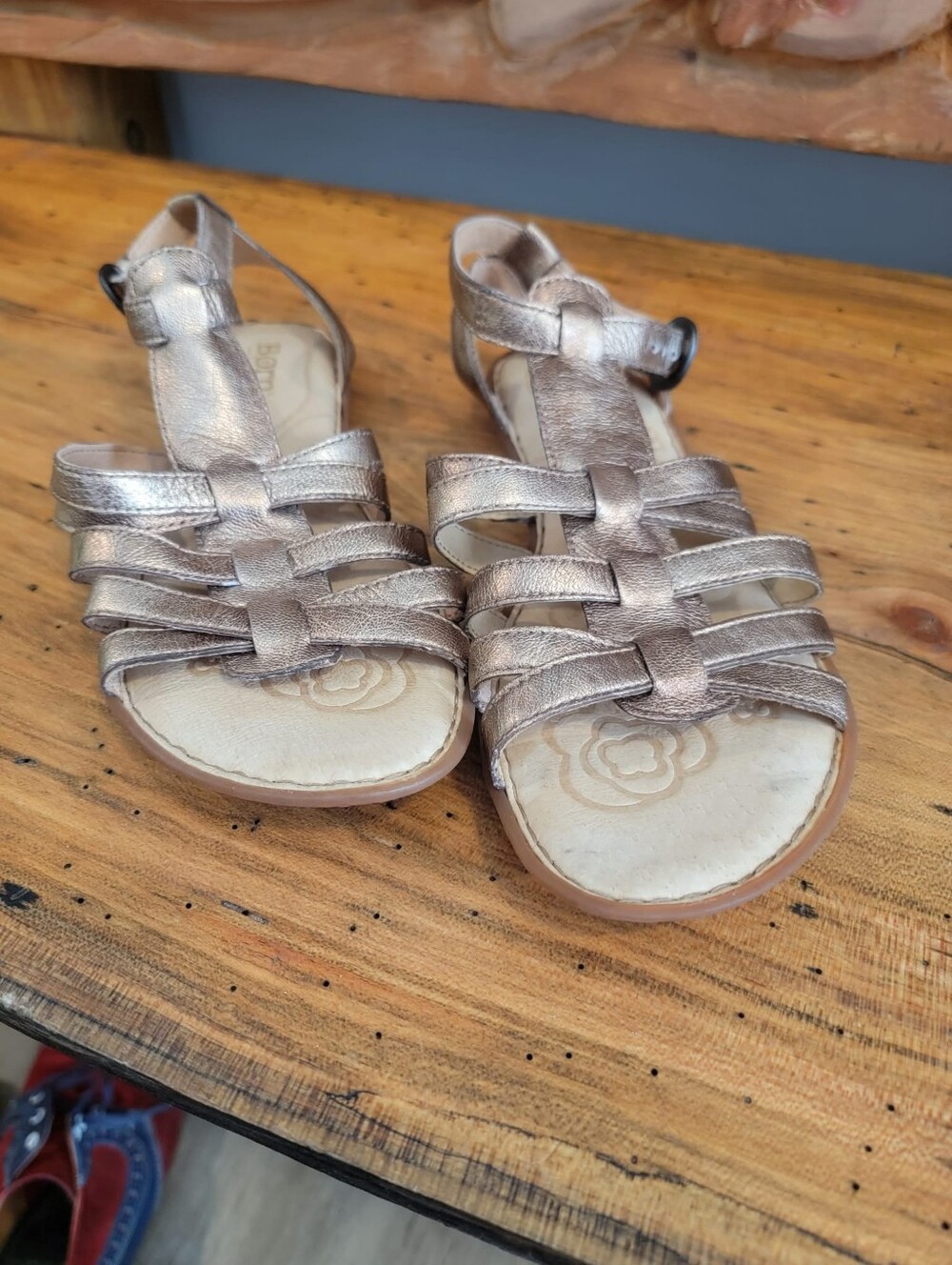 Born Sz 7 Macadamia Gladiator Metallic Gold Leather Strappy Flat Sandal